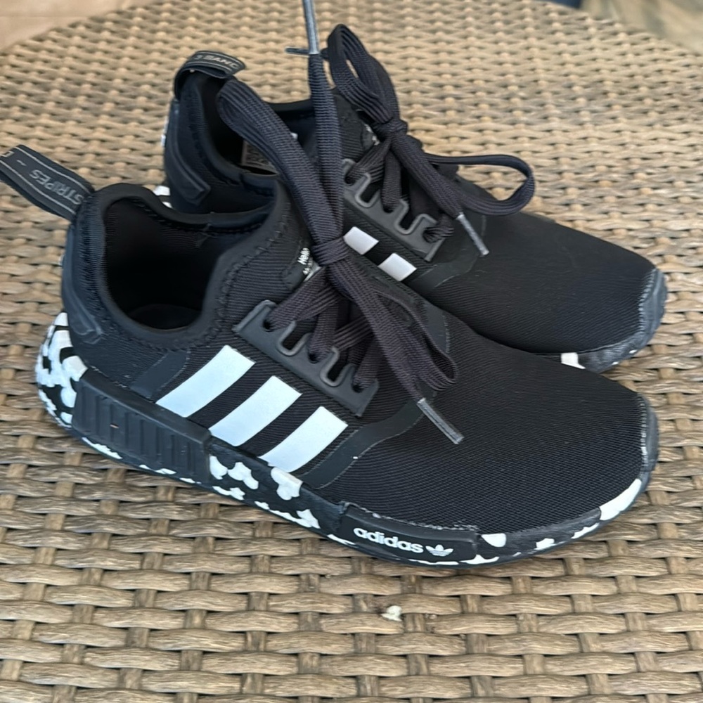 Adidas NMD size 5 youth shoes black and white